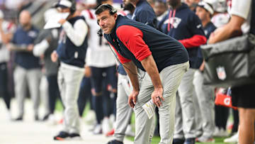 Aug 16, 2025; Minneapolis, Minnesota, USA; New England Patriots head coach Mike Vrabel looks on during the second quarter against the Minnesota Vikings at U.S. Bank Stadium. Mandatory Credit: Jeffrey Becker-Imagn Images