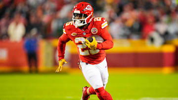 Nov 20, 2023; Kansas City, Missouri, USA; Kansas City Chiefs running back Clyde Edwards-Helaire (25)