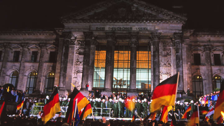 Celebrating in front of the Reichstag Celebrating in front of the Reichstag