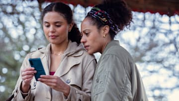 (L to R) Jessica Plummer as Stacey, Rosalind Eleazar as Kat Donovan in Missing You