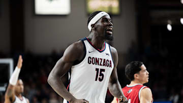 Gonzaga Bulldogs forward Graham Ike (15).