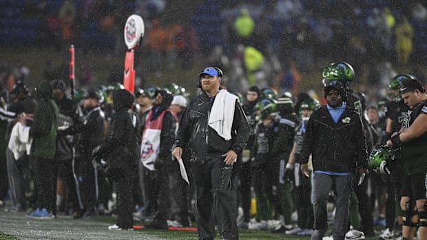 Houston offensive coordinator Slade Nagle 