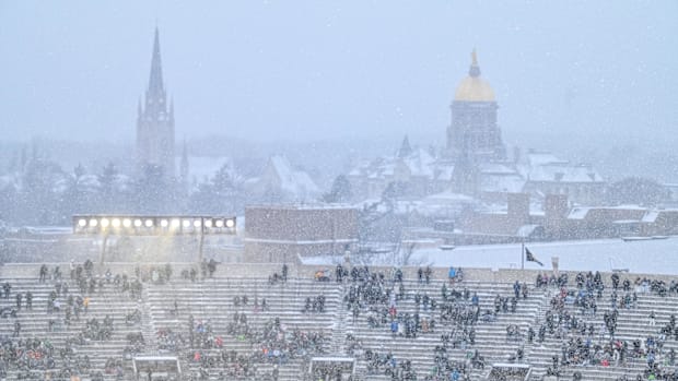 Notre Dame Football Bowl Projections Momentum Builds For Playoff notre-dame-football-bowl-projections-momentum-builds-for-playoff