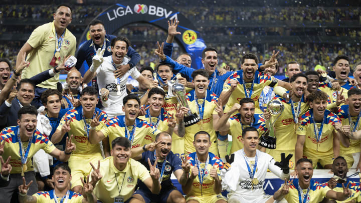 El Club América recibió dos trofeos tras ganar el Torneo Clausura 2024 