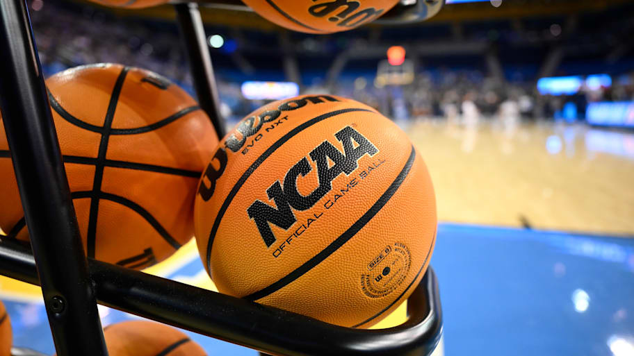The NCAA is considering removing a ban on betting on pro sports. | Robert Hanashiro-Imagn Images