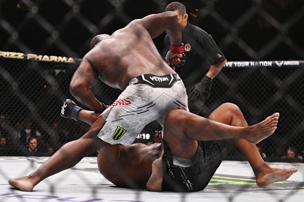 Derrick Lewis finishing Rodrigo Nasciment