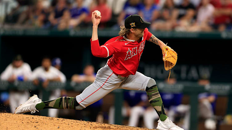 Los Angeles Angels v Texas Rangers