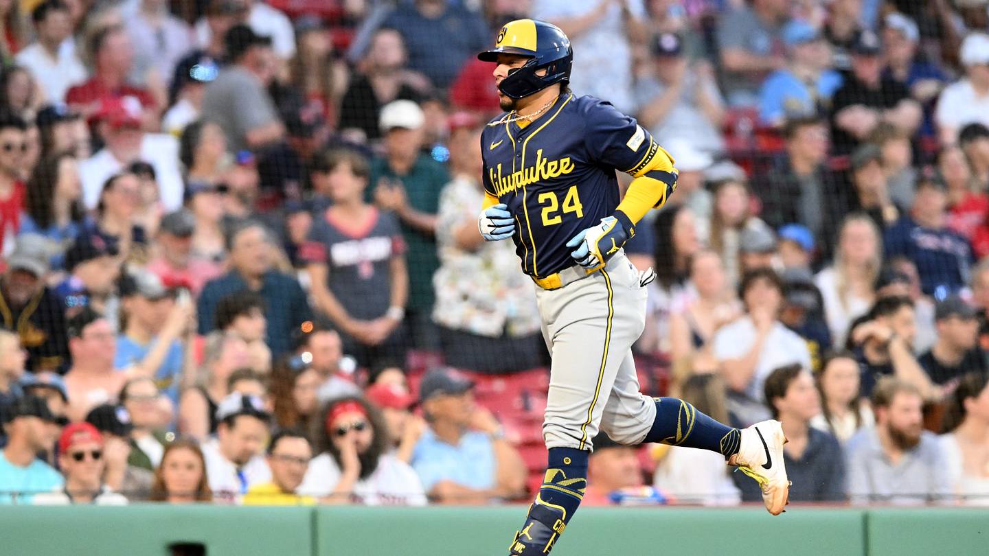 William Contreras makes amends for destroying fan's popcorn in the best way possible - Vimarsana News