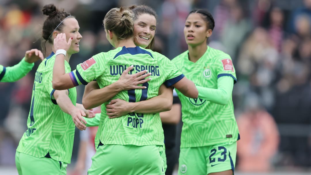 Wolfsburg gewann souverän mit 4:0 gegen Freiburg Wolfsburg gewann souverän mit 4:0 gegen Freiburg