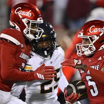 Bet on Louisville to win and cover against Clemson in Week 12 of the college football season.