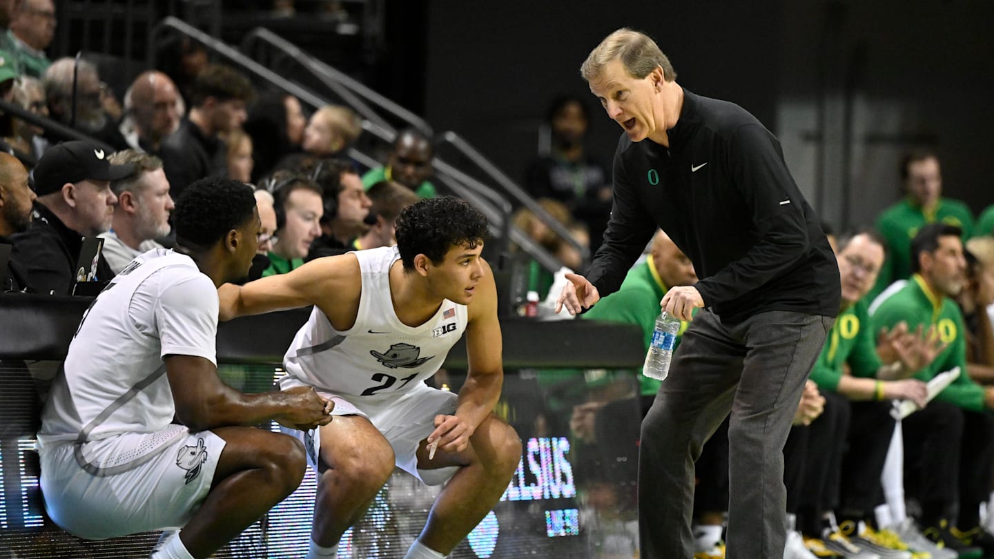Top-25 Basketball Rankings Shakeup: Oregon Ducks, Iowa State, Kansas Tumble