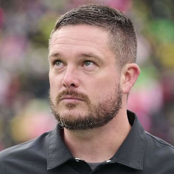 Oct 22, 2022; Eugene, Oregon, USA; Oregon Ducks head coach Dan Lanning watches the clock during the second half against the UCLA Bruins at Autzen Stadium. The Ducks won the game 45-30. Mandatory Credit: Troy Wayrynen-Imagn Images
