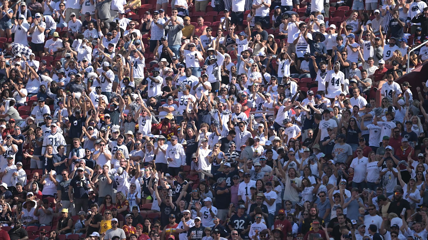 ニタニーのニュースとメモ: ペンシルバニア州立大学のファンが USC の試合前に潜入、女子バレーボールのスーパースター新入生など