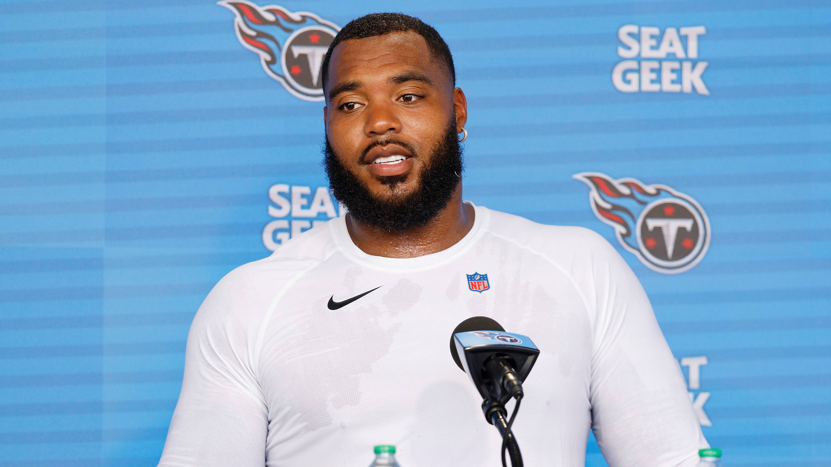 Bears’ Jeffrey Simmons trade highlights elephant in the room 49ers can’t ignore