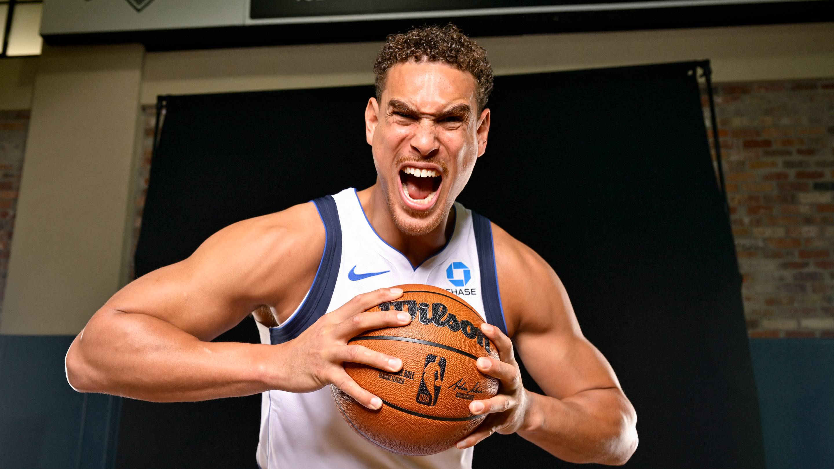 4 Players Mavericks Could Trade or Waive to Make Room For Longest-Tenured Veteran