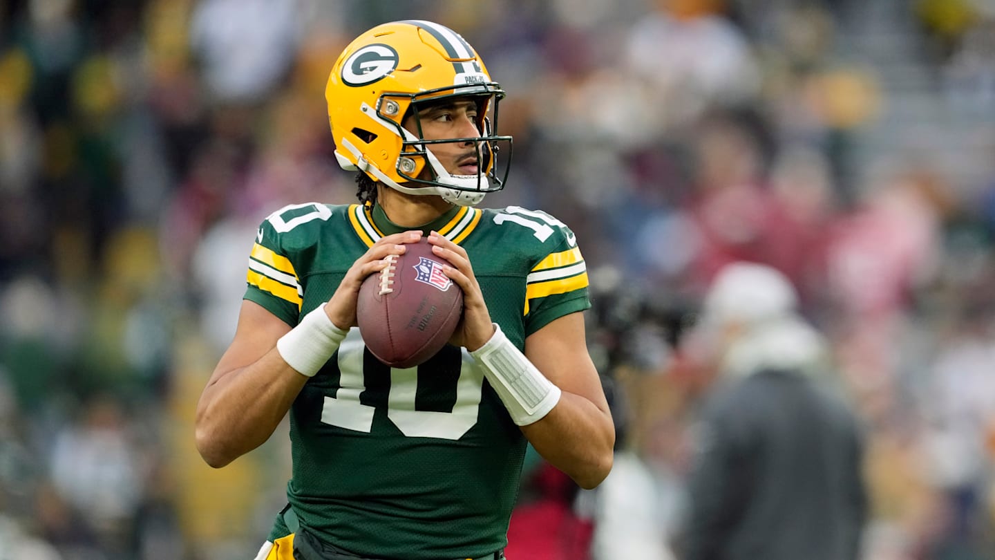 如何在廣播中收聽包裝工隊與海豚隊的 NFL 第 13 週比賽