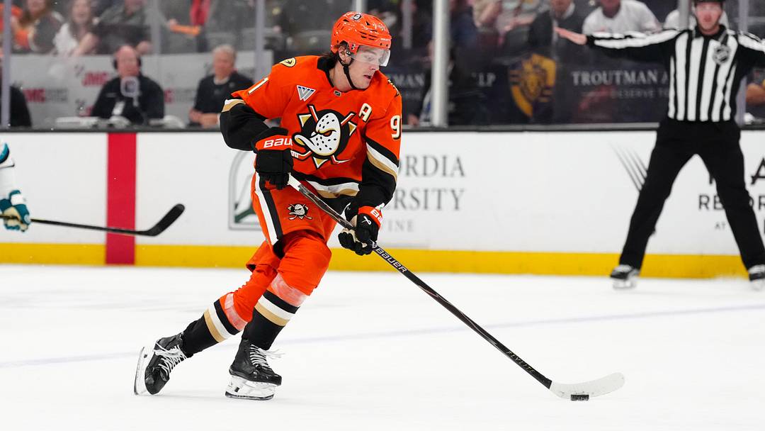 Apr 9, 2026; Anaheim, California, USA; Anaheim Ducks center Leo Carlsson (91) skates with the puck against the San Jose Sharks in the second period at Honda Center.