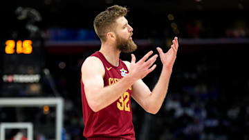 Cleveland Cavaliers v Detroit Pistons