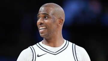 San Antonio Spurs guard Chris Paul reacts against the Los Angeles Lakers in the first half at Crypto.com Arena