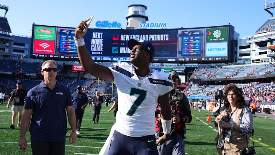 geno-smith-selfie-gillette-stadium