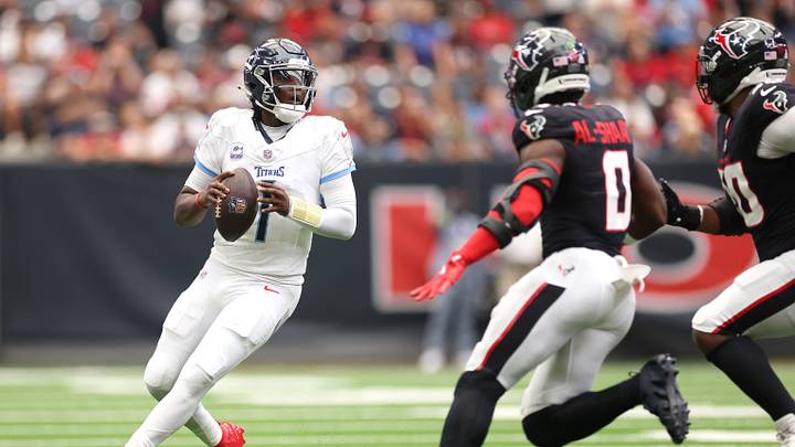 Tennessee Titans v Houston Texans