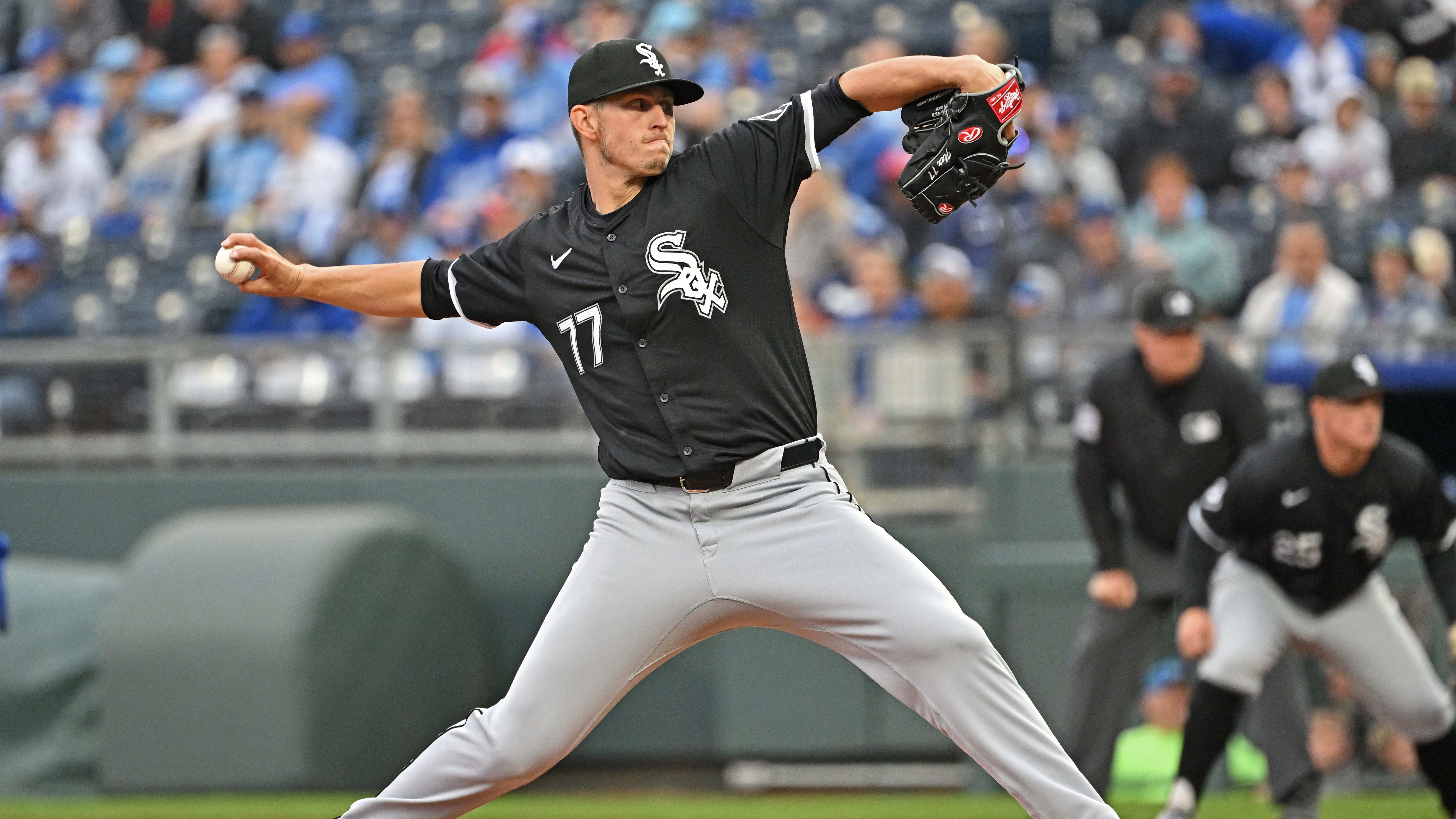 Chicago White Sox starting pitcher Chris Flexen