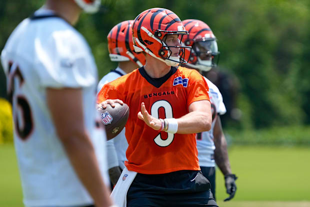 Cincinnati Bengals Joe Burrow Panini Football Cards NFL