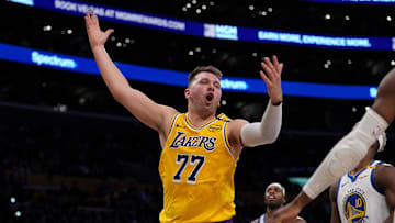 Golden State Warriors v Los Angeles Lakers