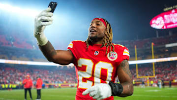 Los Angeles Chargers v Kansas City Chiefs