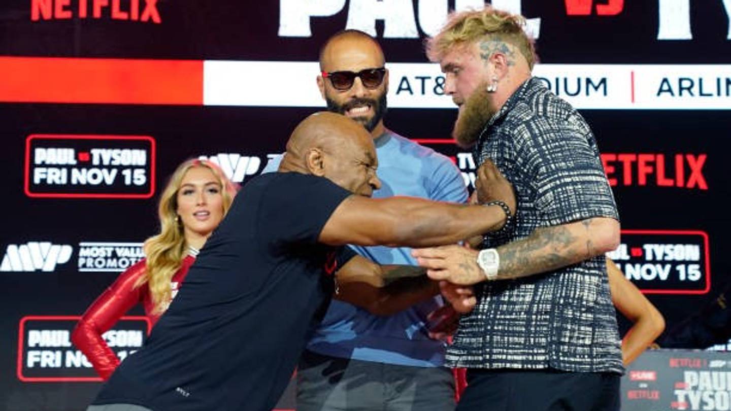 'Iron Mike' Tyson Returns To The Ring After 19 Years, Boxing World Awaits A Showdown