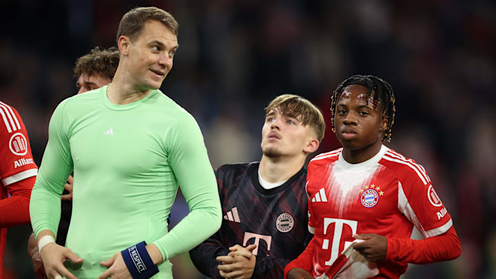 Routinier Manuel Neuer zusammen mit Lennart Karl und Wisdom Mike