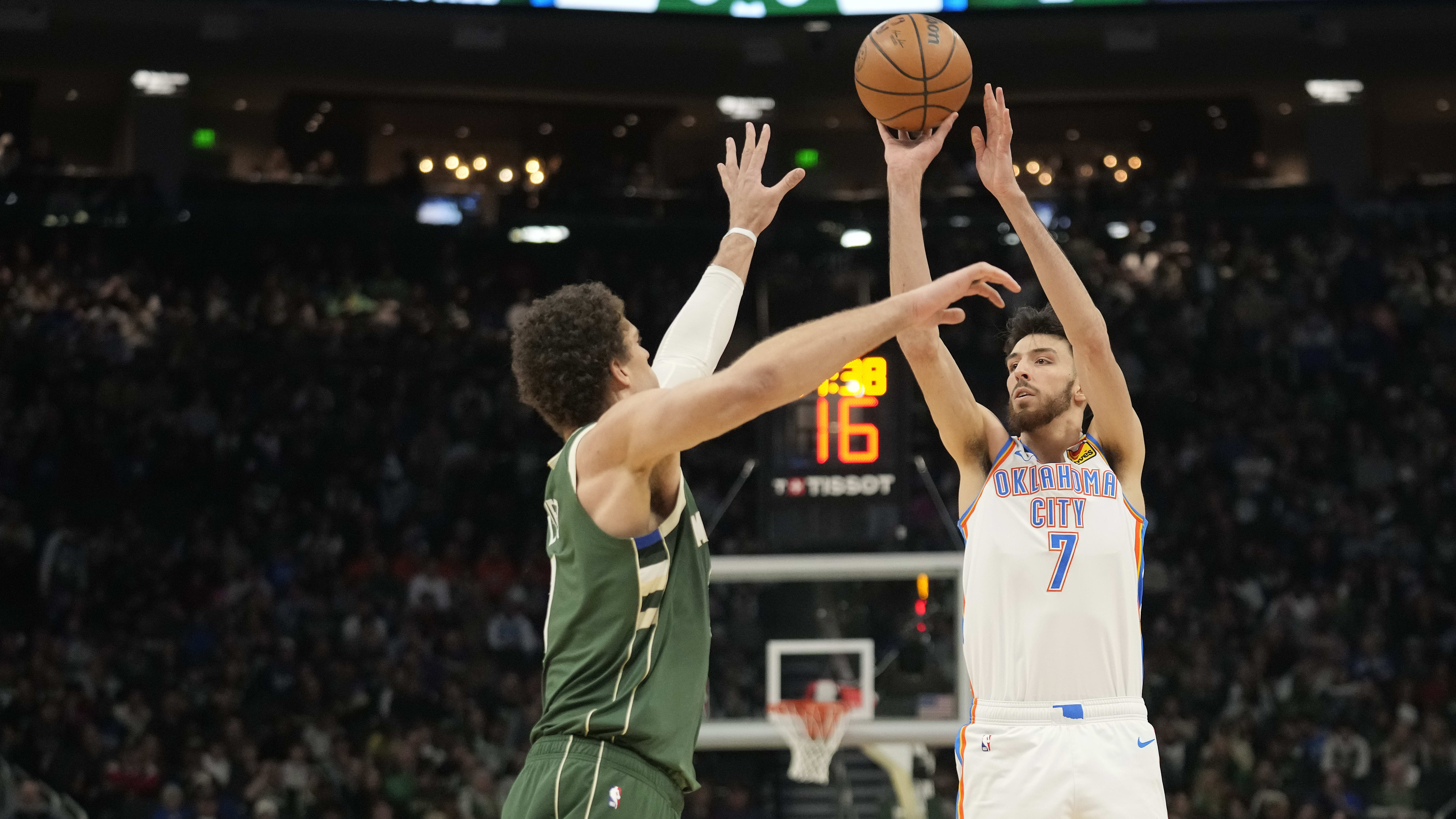Chet Holmgren, Brook Lopez