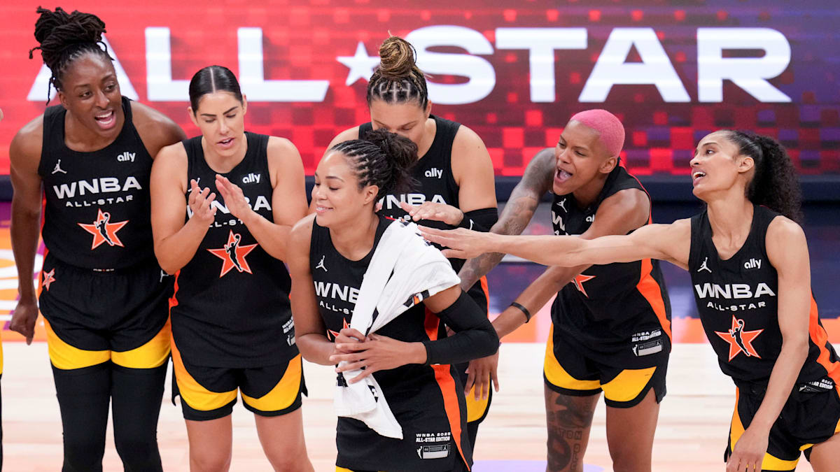 WNBA East All Stars サイン入り写真 01k0jyad461kr8zea0zz.jpg