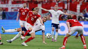Denmark sukses menahan imbang Inggris dengan skor 1-1 pada laga kedua Grup C, Jumat (21/6) dinihari WIB.