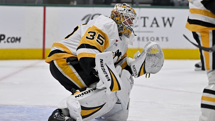 Apr 5, 2025; Dallas, Texas, USA; Pittsburgh Penguins goaltender Tristan Jarry (35) loses his goalie stick as he faces the Dallas Stars attack during the second period at the American Airlines Center. Mandatory Credit: Jerome Miron-Imagn Images