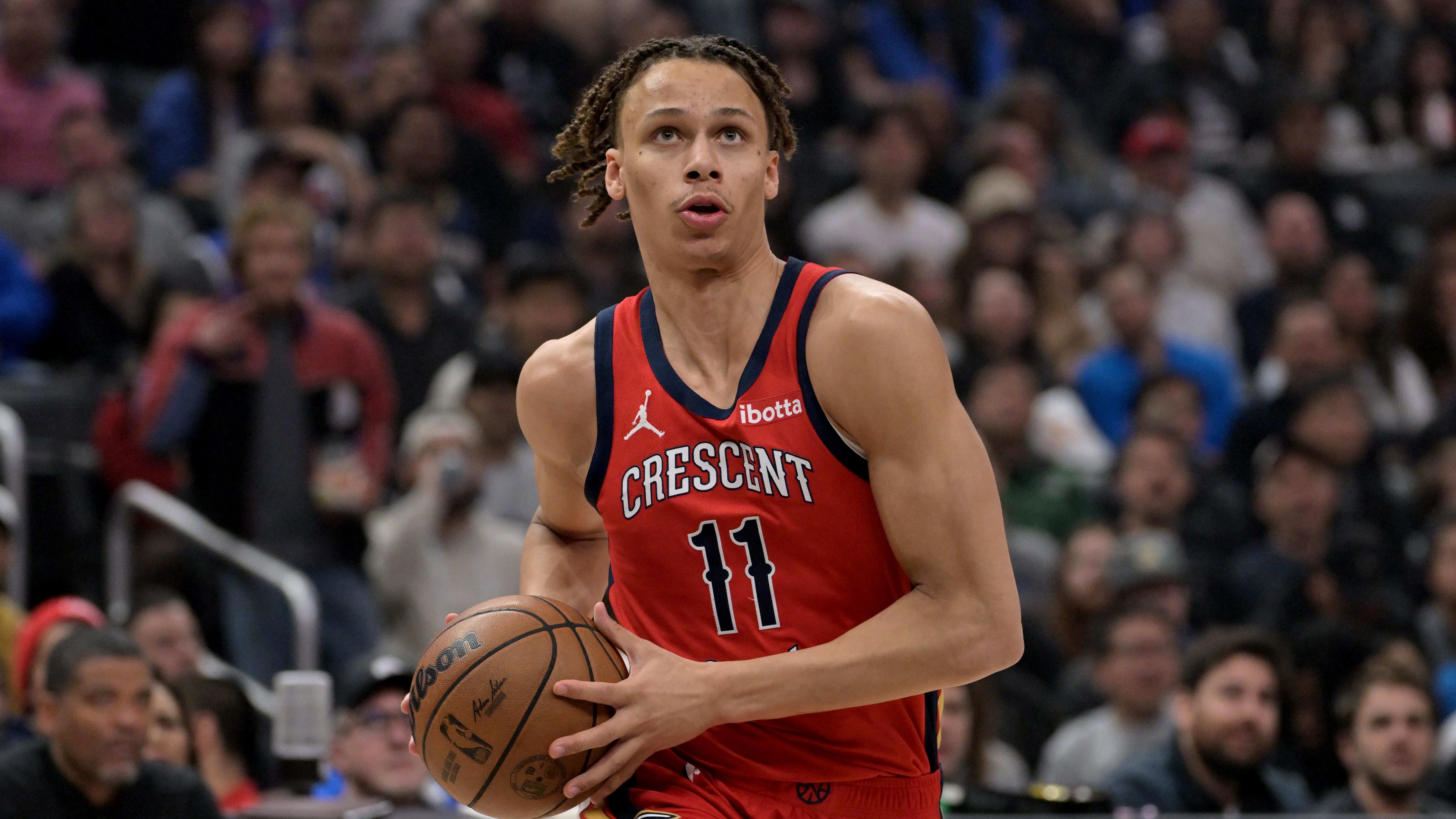 Feb 7, 2024; Los Angeles, California, USA;   New Orleans Pelicans guard Dyson Daniels (11) drives to