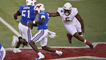 Sep 28, 2024; Dallas, Texas, USA; Florida State Seminoles defensive lineman Joshua Farmer (5)