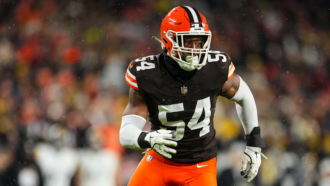 Ogbo Okoronkwo: Pittsburgh Steelers v Cleveland Browns