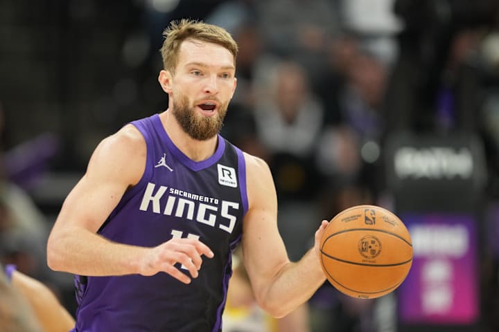 Sacramento Kings forward Domantas Sabonis dribbles against the Utah Jazz on Dec. 8, 2024.