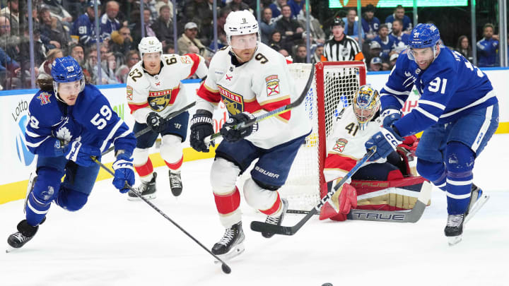 Nov 28, 2023; Toronto, Ontario, CAN; Florida Panthers center Sam Bennett (9) battles for the puck