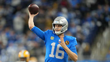 Green Bay Packers v Detroit Lions