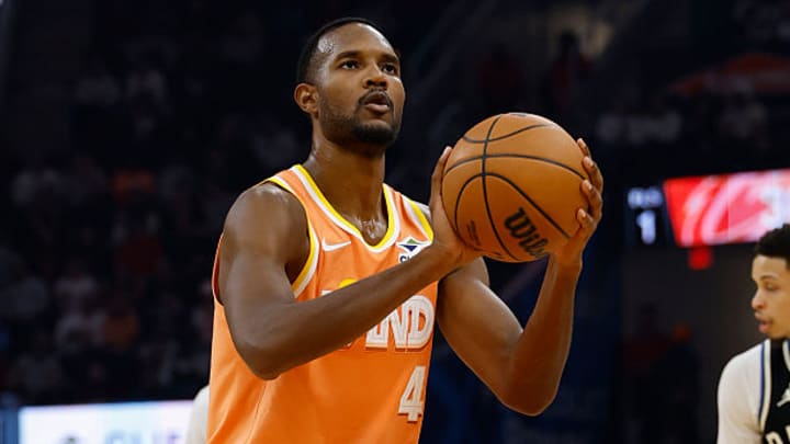 Evan Mobley threw up a last-second shot attempt way too early