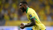 Com testes de Ancelotti, Gerson pode sair do XI inicial da Seleção