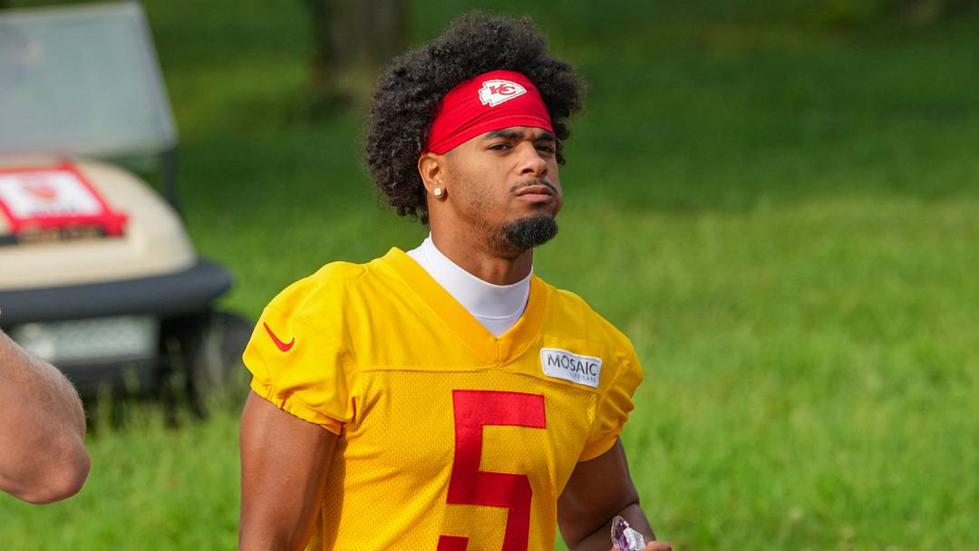Jul 29, 2026; St. Joseph, MO, USA; Kansas City Chiefs cornerback Mansoor Delane (5) walks down the hill to the fields prior to training camp at Missouri Western State University. Mandatory Credit: Denny Medley-Imagn Images Jul 29, 2026; St. Joseph, MO, USA; Kansas City Chiefs cornerback Mansoor Delane (5) walks down the hill to the fields prior to training camp at Missouri Western State University. Mandatory Credit: Denny Medley-Imagn Images