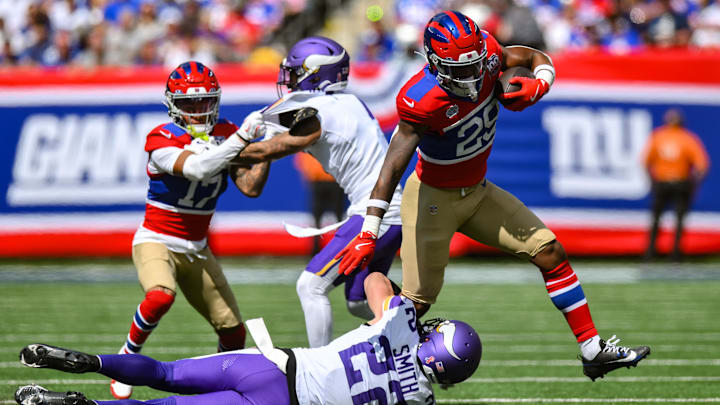 New York Giants running back Tyrone Tracy Jr. (29) carries the ball 