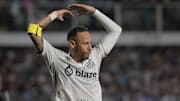 Neymar está pronto para defender o Santos mais uma vez.