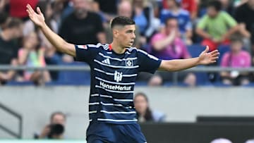 Dennis Hadzikadunic zieht Interesse auf sich
