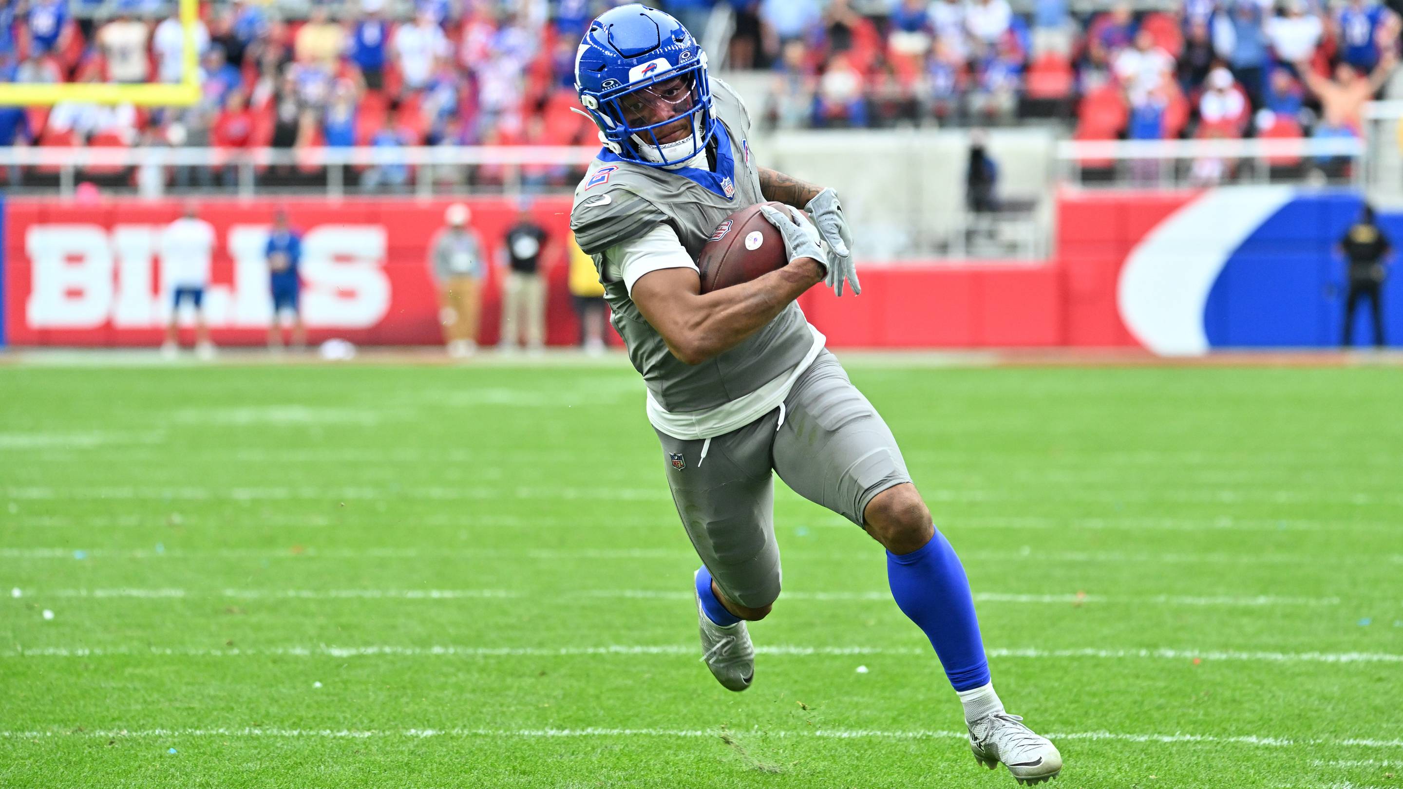 Fantasy Football Start or Sit Week 4: DJ Moore, Dalton Kincaid, Bills D/ST