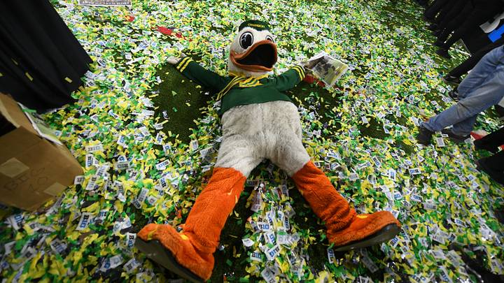 The most entertaining mascot in Sports makes the most of his camera time. Mandatory Credit: Robert Goddin-Imagn Images