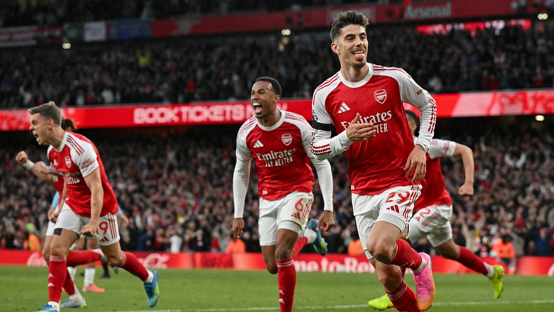 TOPSHOT-FBL-ENG-PR-ARSENAL-BURNLEY TOPSHOT-FBL-ENG-PR-ARSENAL-BURNLEY